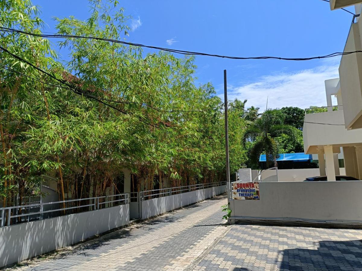 كولاّم Global Backwater Resort المظهر الخارجي الصورة