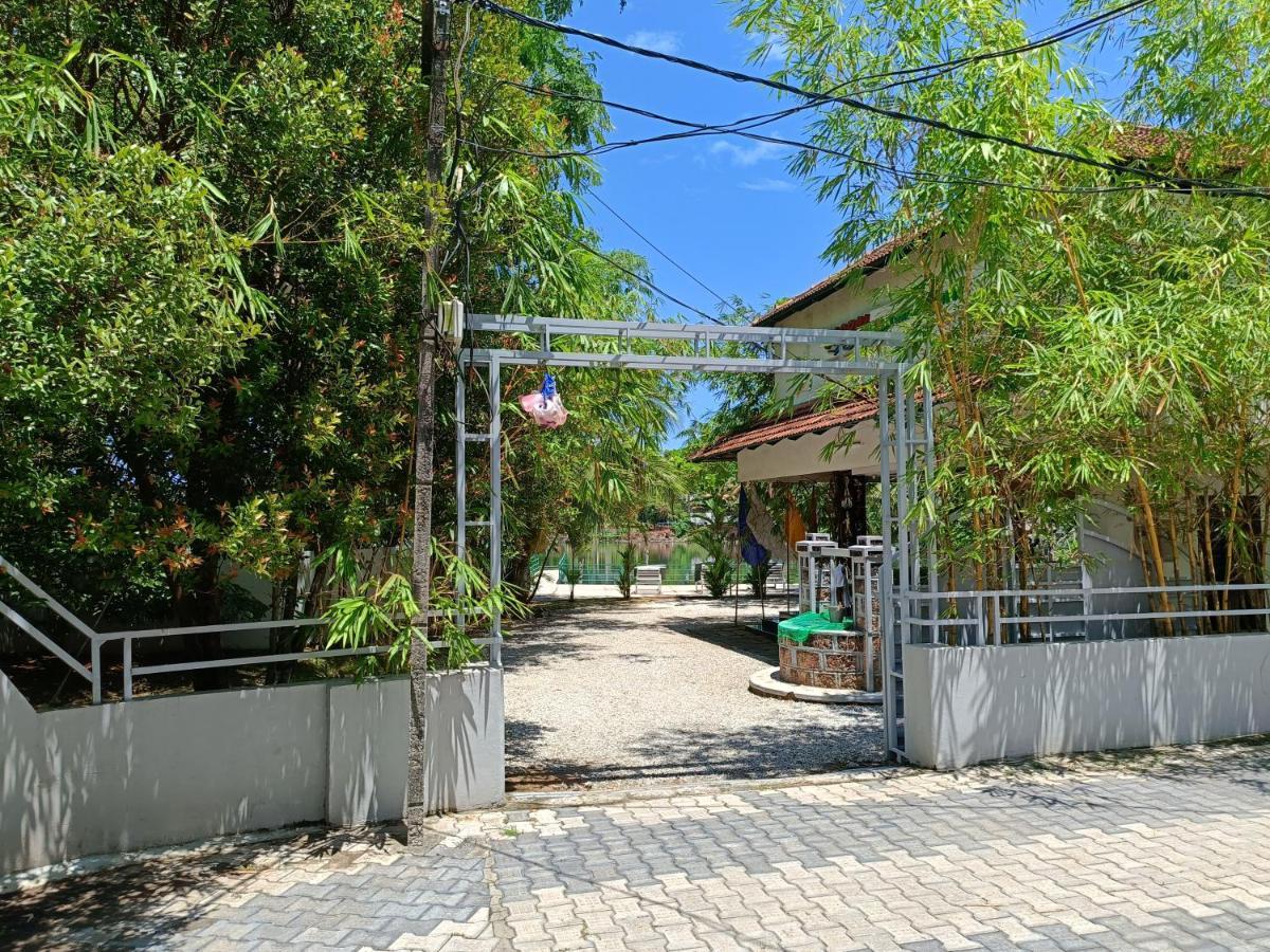 كولاّم Global Backwater Resort المظهر الخارجي الصورة