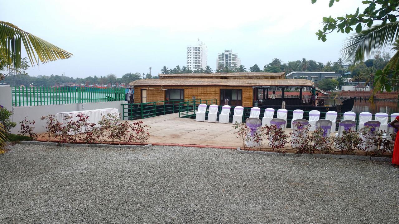 كولاّم Global Backwater Resort المظهر الخارجي الصورة