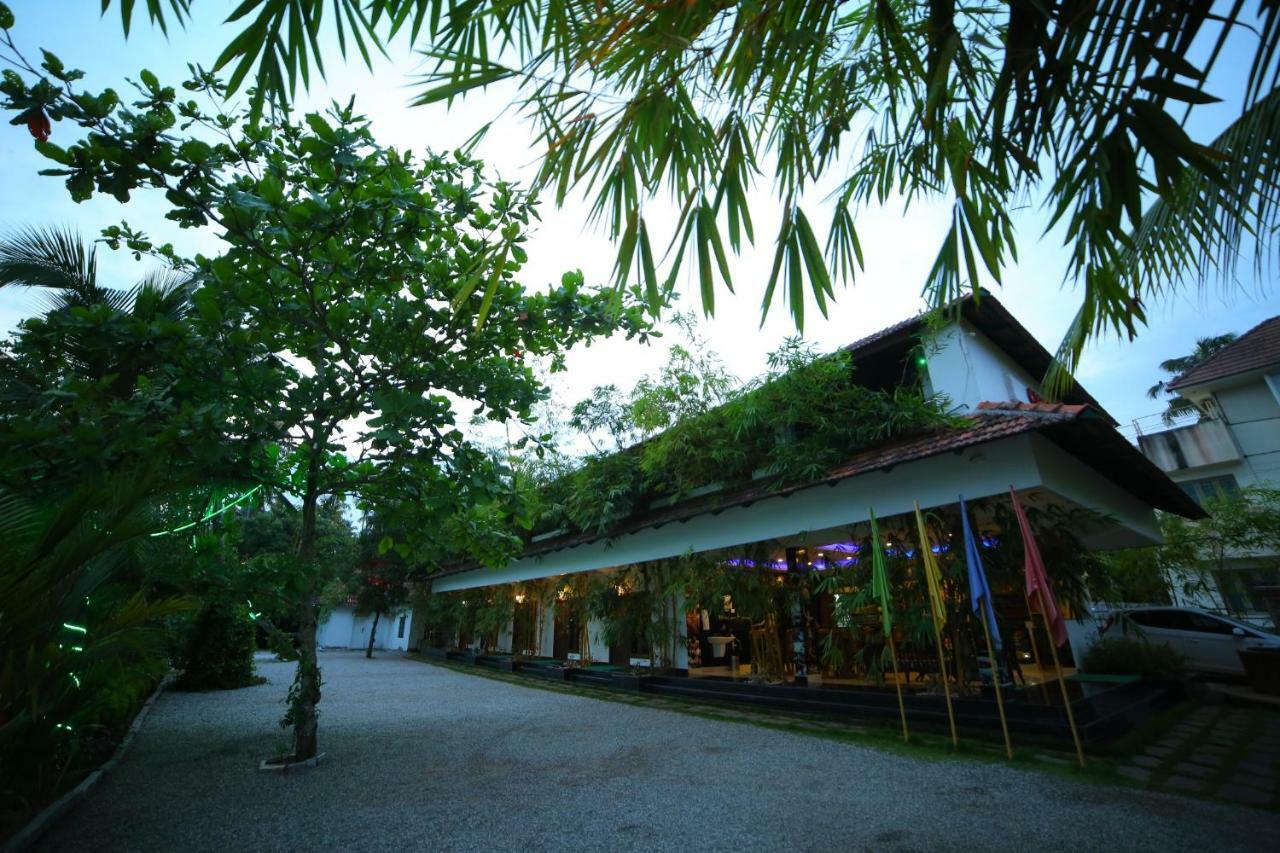 كولاّم Global Backwater Resort المظهر الخارجي الصورة