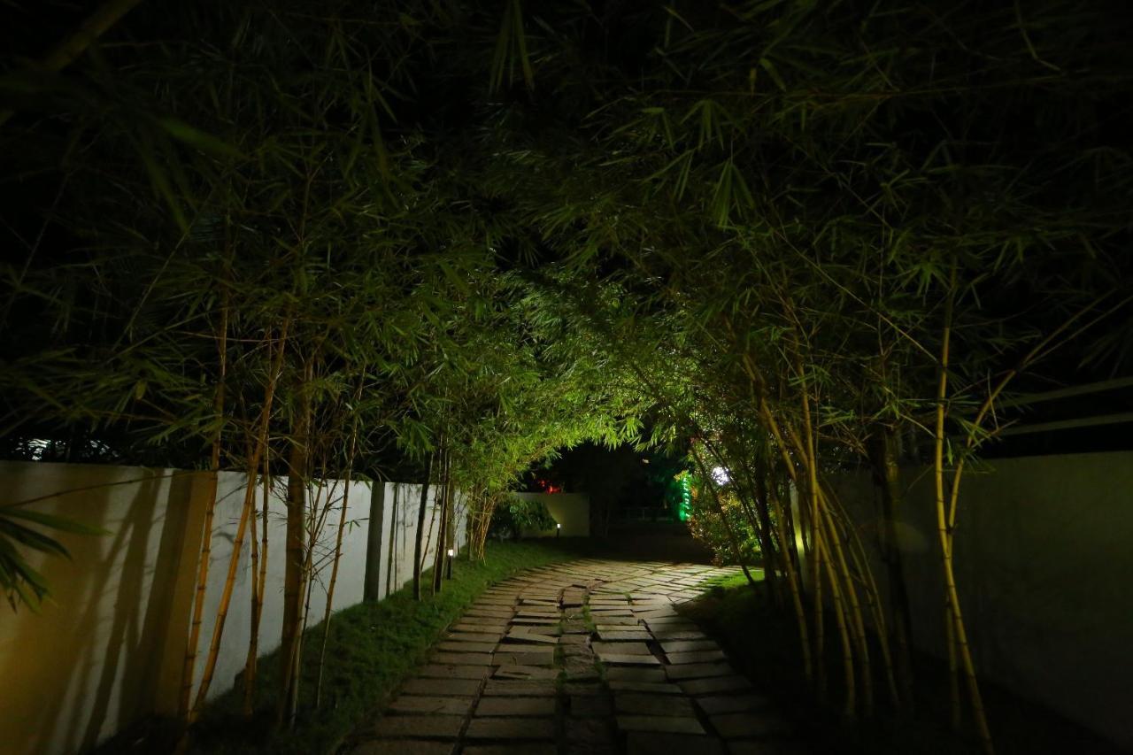 كولاّم Global Backwater Resort المظهر الخارجي الصورة